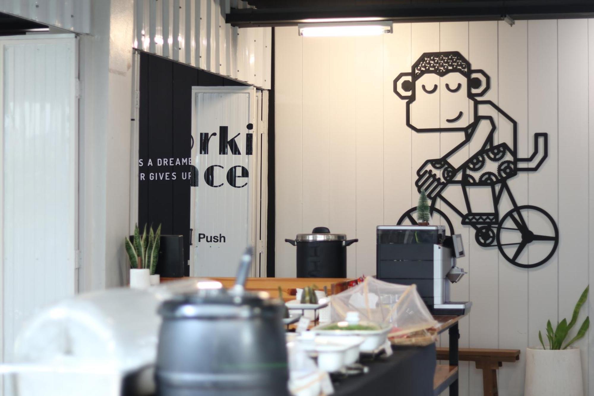 Blu Monkey Hub & Hotel Surat Thani Luaran gambar